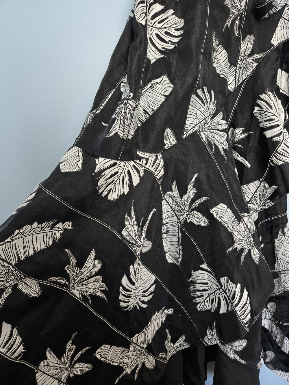 Dress the Population Delphine Black & White Tropical Wrap Dress - Picture 5 of 6